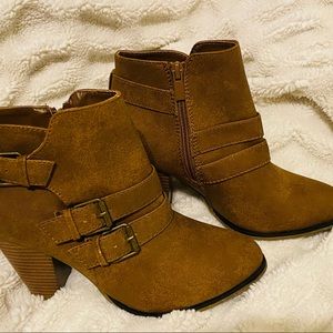 Women's Buckle Strap Block Heel Ankle Booties size 6.5